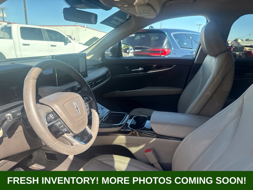 Used 2022 Lincoln Nautilus FWD w/ Premium Package image 8