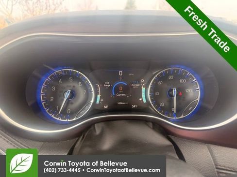 Used 2020 Chrysler Pacifica Limited image 11