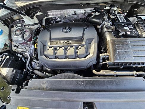 Certified 2022 Volkswagen Tiguan SE R-Line FWD image 26