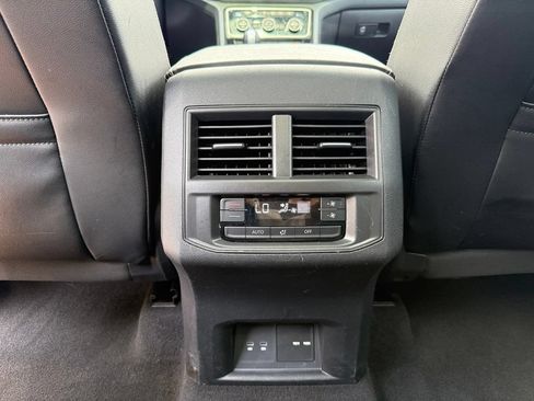 Used 2022 Volkswagen Atlas SE FWD image 27