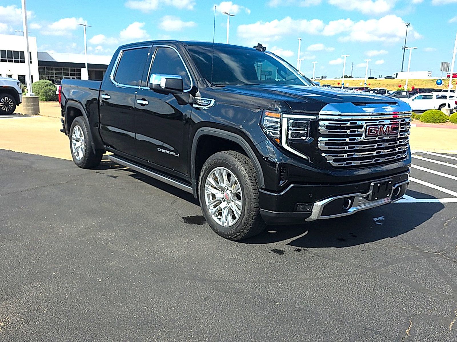 Used 2023 GMC Sierra 1500 Denali AWD/4WD image 8