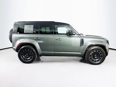 Used 2025 Land Rover Defender 110 AWD/4WD image 4