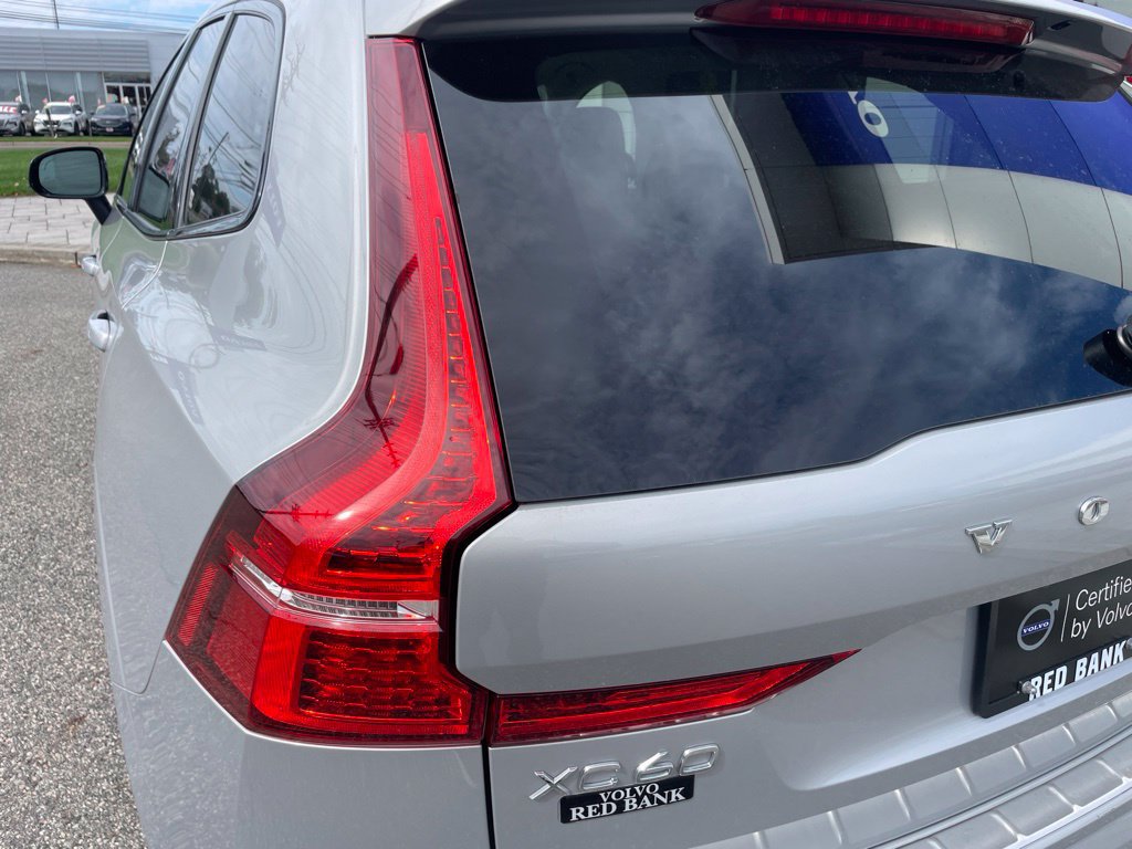 Certified 2024 Volvo XC60 B5 Core w/ Climate Package AWD/4WD image 11