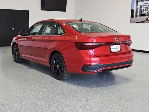 New 2026 Volkswagen Jetta SE FWD image 7
