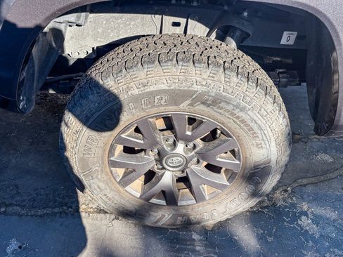 Certified 2023 Toyota Tacoma TRD Off-Road w/ Black Out Package (TMS) AWD/4WD image 10
