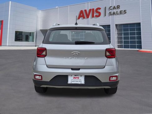 Used 2025 Hyundai Venue SEL FWD image 7