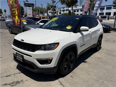 Used 2019 Jeep Compass Latitude FWD image 10