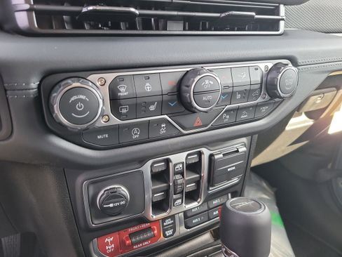 New 2026 Jeep Gladiator Rubicon AWD/4WD image 17