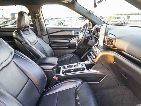 Used 2020 Ford Explorer ST w/ ST Street Pack image 17