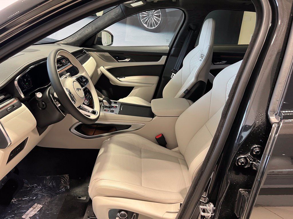 New 2026 Jaguar F-PACE R-Dynamic S AWD/4WD image 11