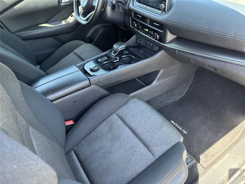Used 2024 Nissan Rogue SV AWD/4WD image 34