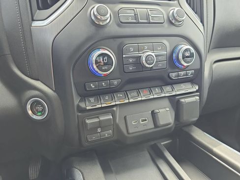 Used 2023 GMC Sierra 3500 Denali w/ Denali Ultimate Package AWD/4WD image 25