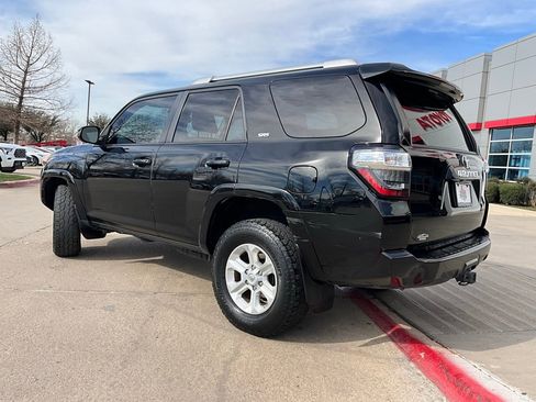 Used 2014 Toyota 4Runner SR5 image 8