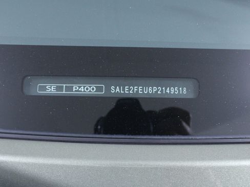 Used 2023 Land Rover Defender 130 X-Dynamic SE image 30