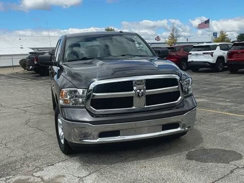 Used 2022 RAM 1500 Classic SLT image 3