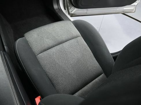 Used 2024 Nissan Rogue SV AWD/4WD image 12