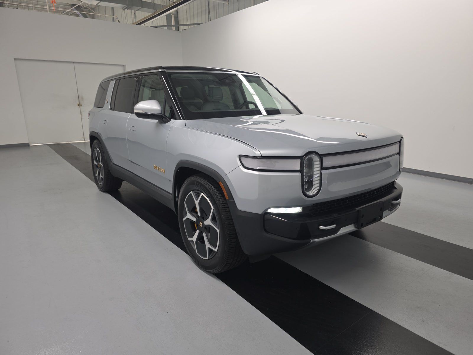Used 2023 Rivian R1S Launch Edition Quad AWD/4WD image 7