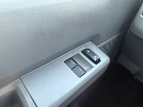 Used 2021 Ford E-350 and Econoline 350 Super Duty w/ Power Windows & Locks Group image 25