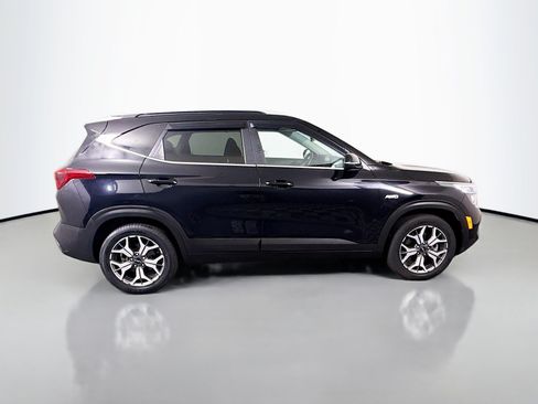 Used 2022 Kia Seltos EX AWD/4WD image 11