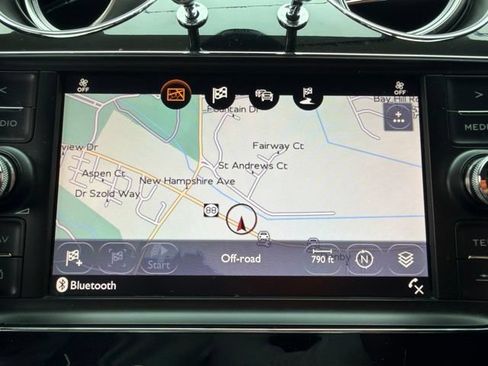 Used 2018 Bentley Bentayga AWD/4WD image 14