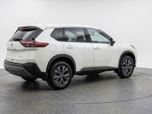 Used 2025 Nissan Rogue SV FWD image 9