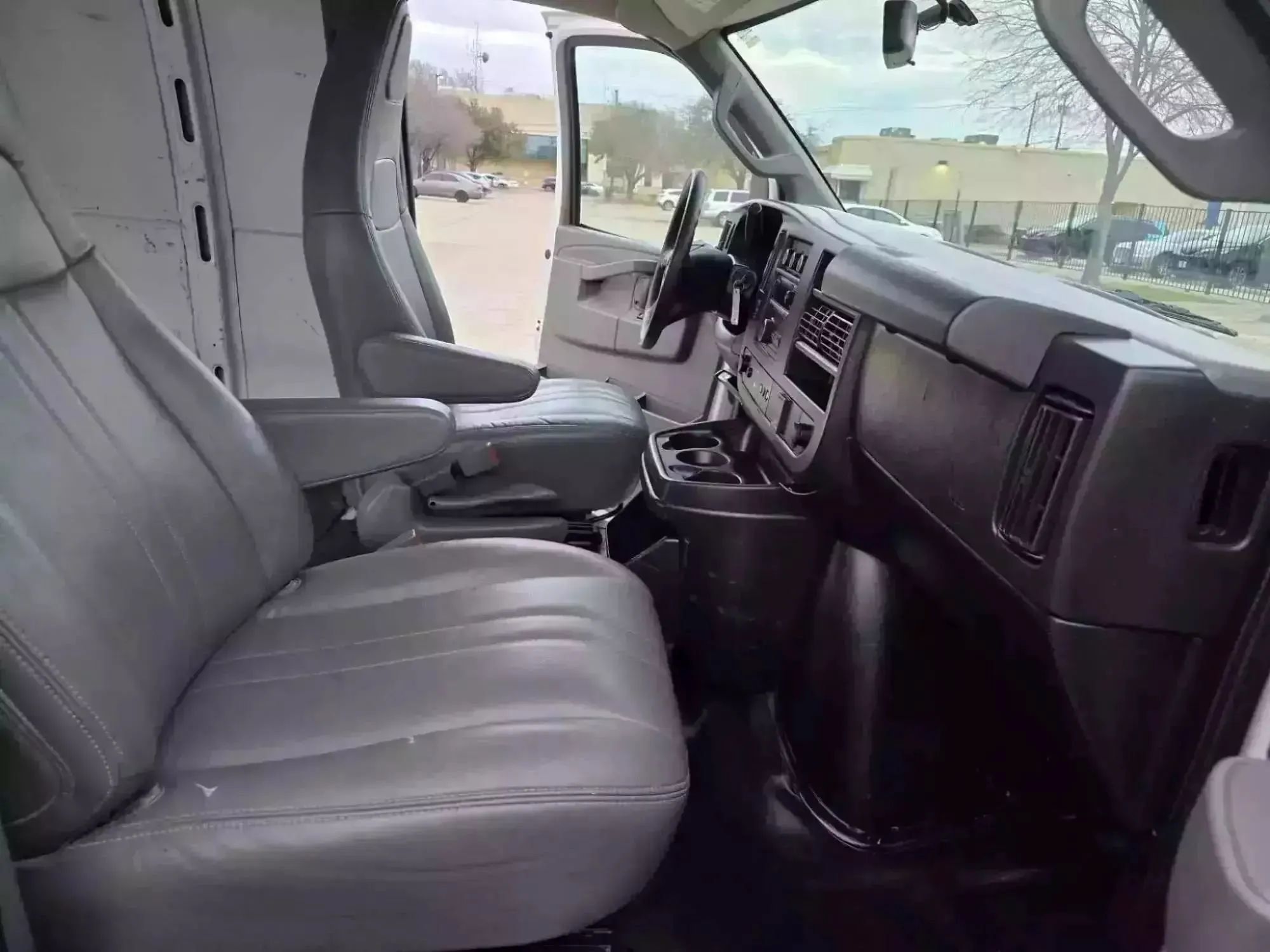 Used 2019 Chevrolet Express 2500 Extended w/ Driver Convenience Package RWD image 20