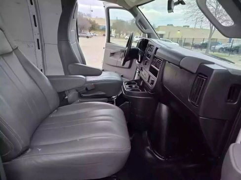 Used 2019 Chevrolet Express 2500 Extended w/ Driver Convenience Package RWD image 20