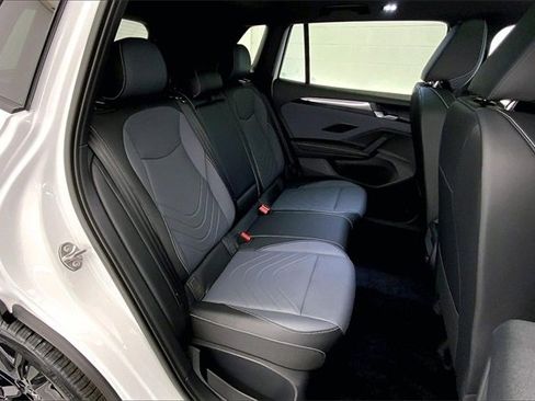 New 2026 Volkswagen Tiguan SE R-Line image 10