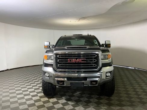 Used 2019 GMC Sierra 2500 SLT AWD/4WD image 2