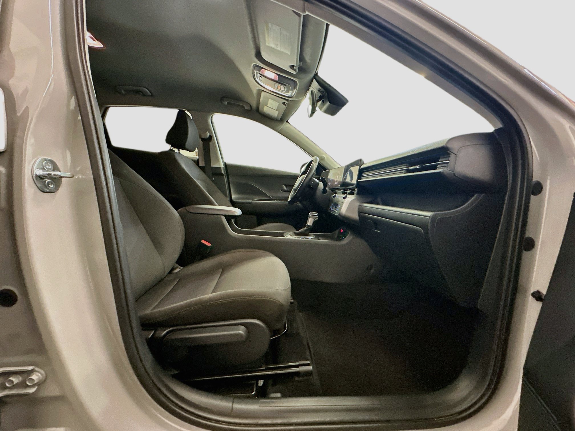 Used 2025 Hyundai Kona SEL AWD/4WD image 31