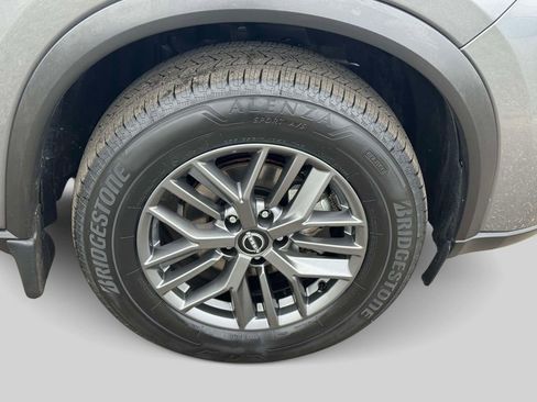 Used 2025 Nissan Rogue S FWD image 8
