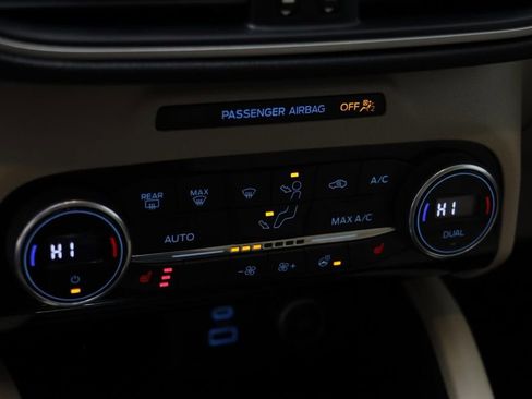 Used 2021 Ford Escape SEL image 11