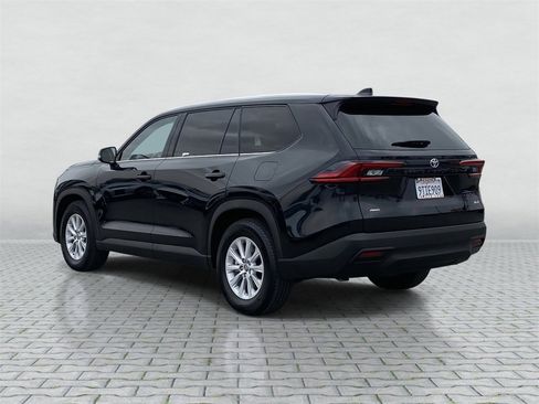 Certified 2025 Toyota Grand Highlander XLE image 4