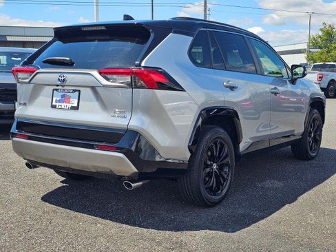 Used 2023 Toyota RAV4 XSE AWD/4WD image 3