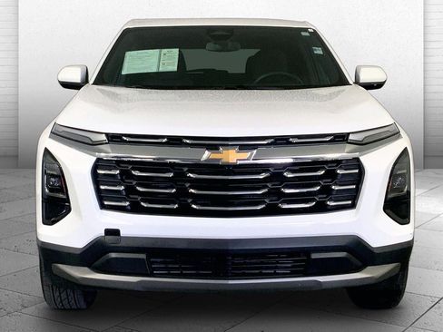 Used 2026 Chevrolet Equinox LT FWD image 2