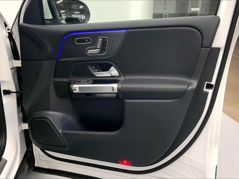 Used 2026 Mercedes-Benz GLB 250 image 10