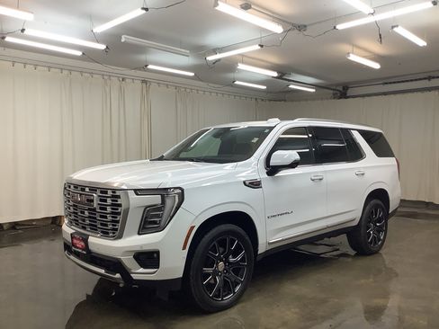 Used 2025 GMC Yukon Denali image 1