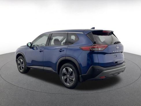Used 2025 Nissan Rogue SV AWD/4WD image 6