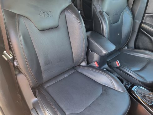 Used 2018 Jeep Compass Limited image 16