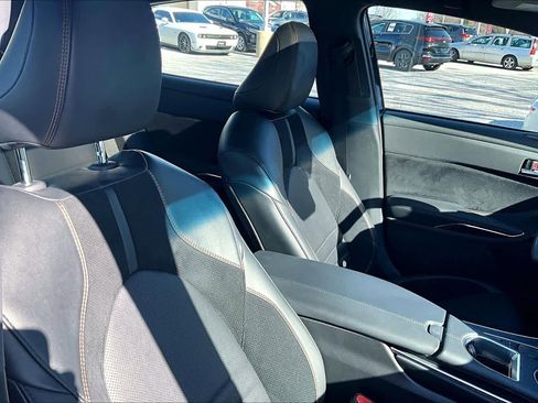 Used 2019 Toyota Avalon Touring image 8