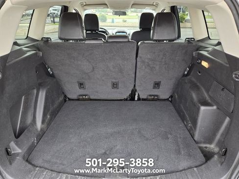 Used 2018 Ford Escape SE w/ SE Sport Appearance Package FWD image 16