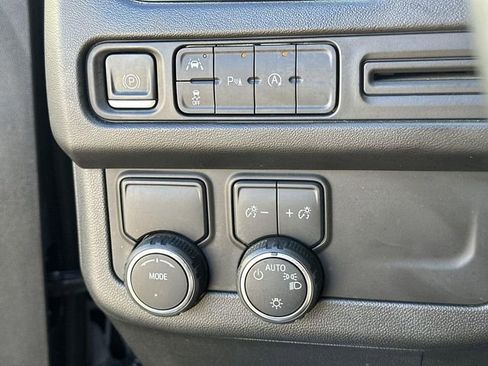 Used 2024 Chevrolet Tahoe Premier RWD image 17