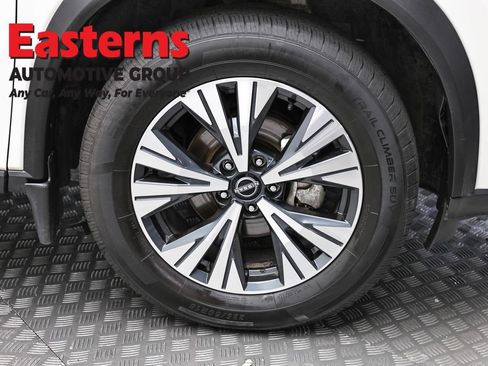 Used 2023 Nissan Rogue SV AWD/4WD image 31