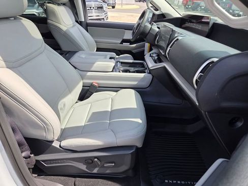 New 2026 Ford Expedition Active RWD image 15