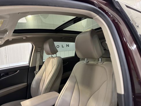 Used 2023 Lincoln Nautilus Reserve w/ Class II Trailer Tow Package image 10