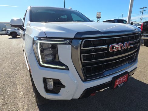 Used 2023 GMC Yukon XL AT4 image 11