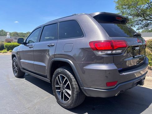 Used 2019 Jeep Grand Cherokee Trailhawk AWD/4WD image 3