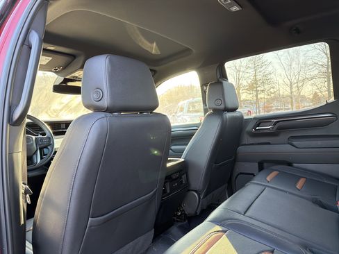 Used 2024 GMC Sierra 1500 AT4 w/ AT4 Premium Package image 29