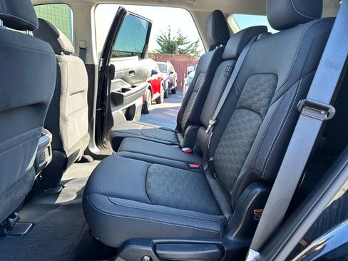 Used 2024 Nissan Pathfinder SV FWD image 17