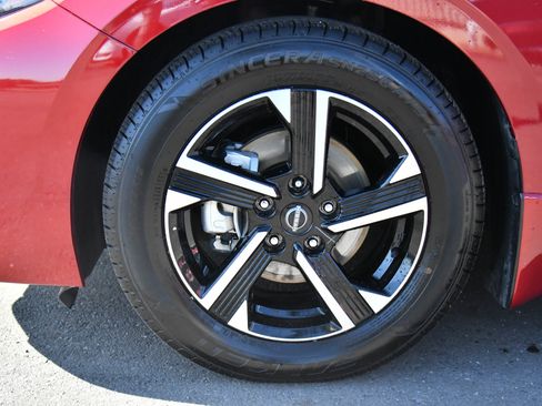 Used 2025 Nissan Sentra SV FWD image 12